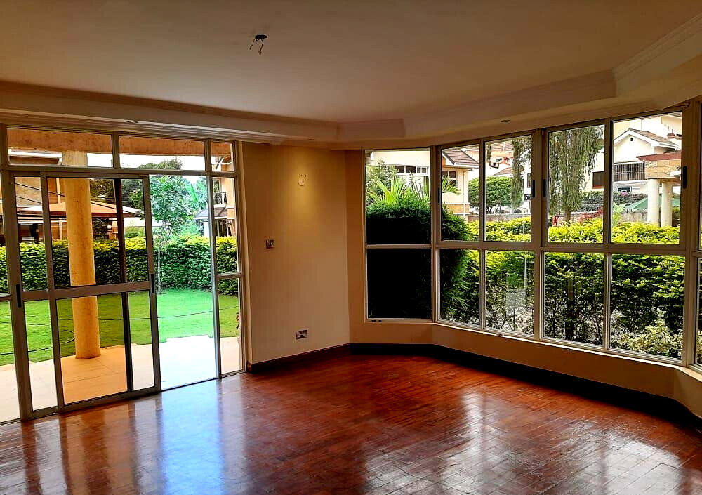 5-Ensuite Townhouse with Private Garden & Fireplace - Lavington