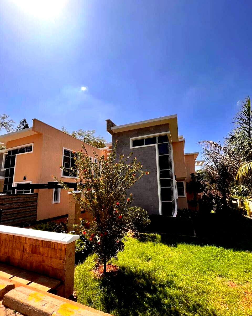 5-Ensuite Contemporary Villa with DSQ & 24-Hour Video Security – Karen