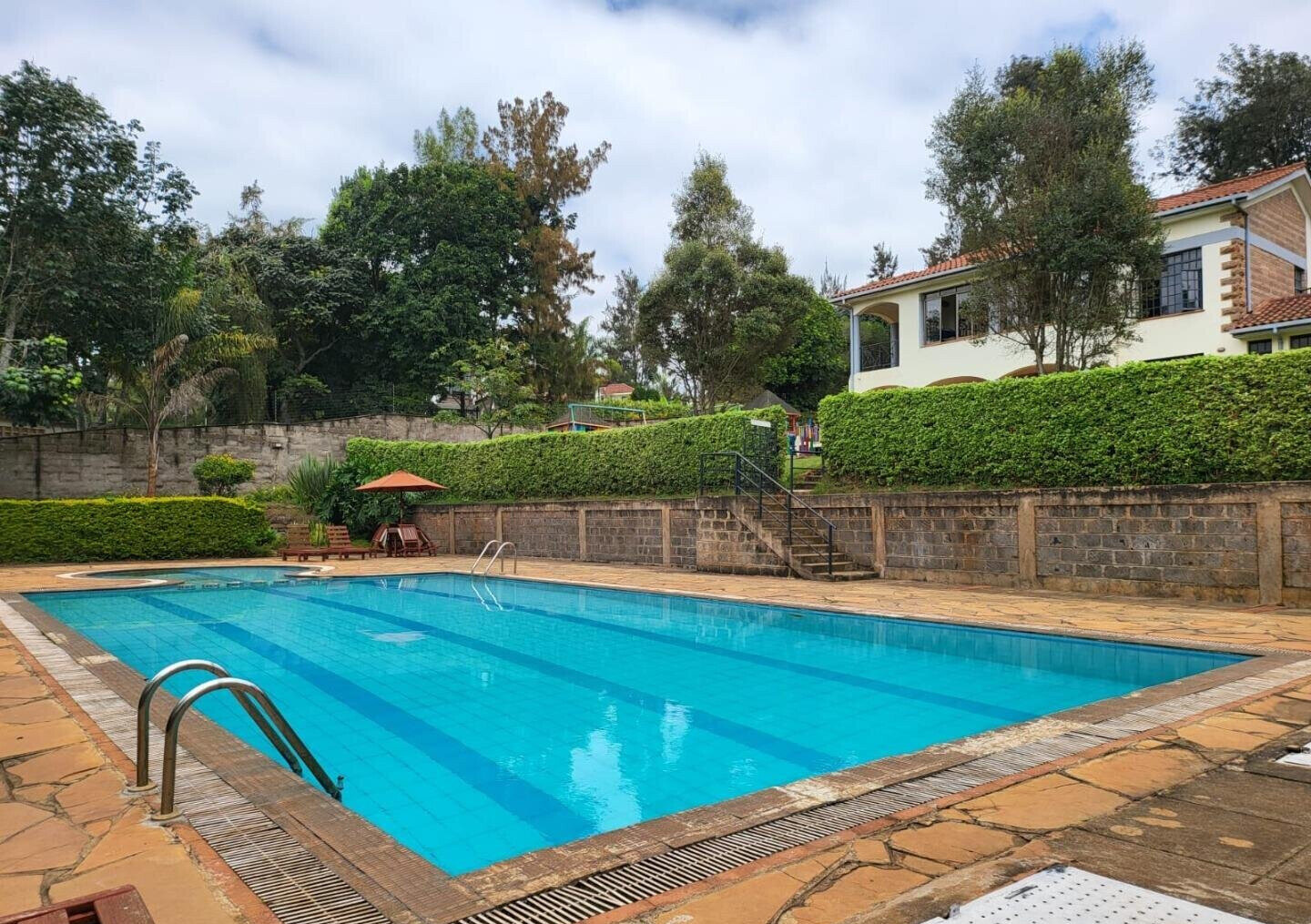 Half Acre Townhouse with Garden