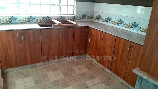 3bdrm Bungalow in Pinewood Estate, Kenyatta Road / Theta for sale