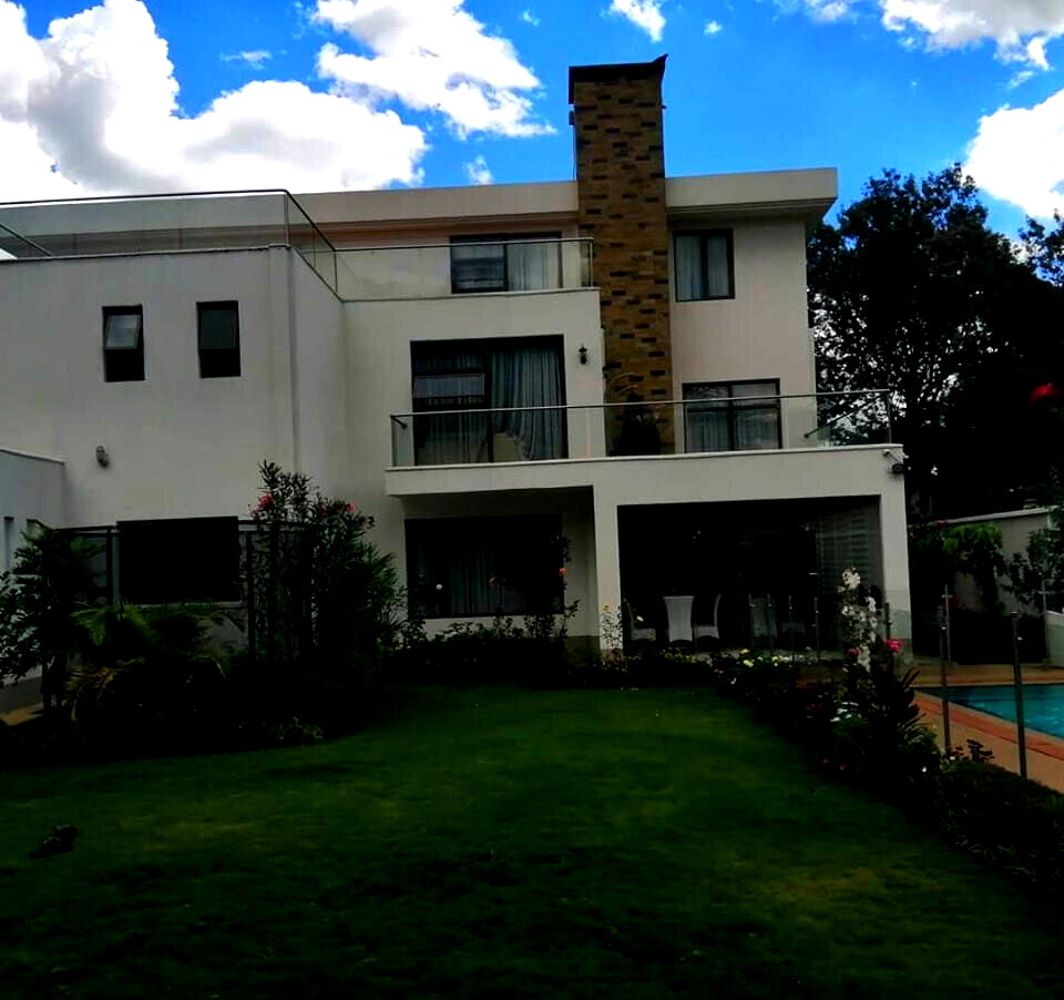 Lavishly Designed Corner Villa with Pool & Generator - Lavington