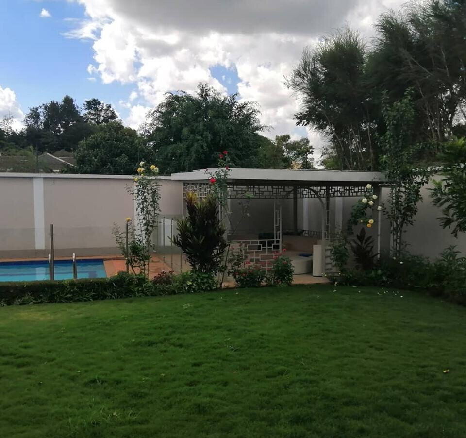 Lavishly Designed Corner Villa with Pool & Generator - Lavington