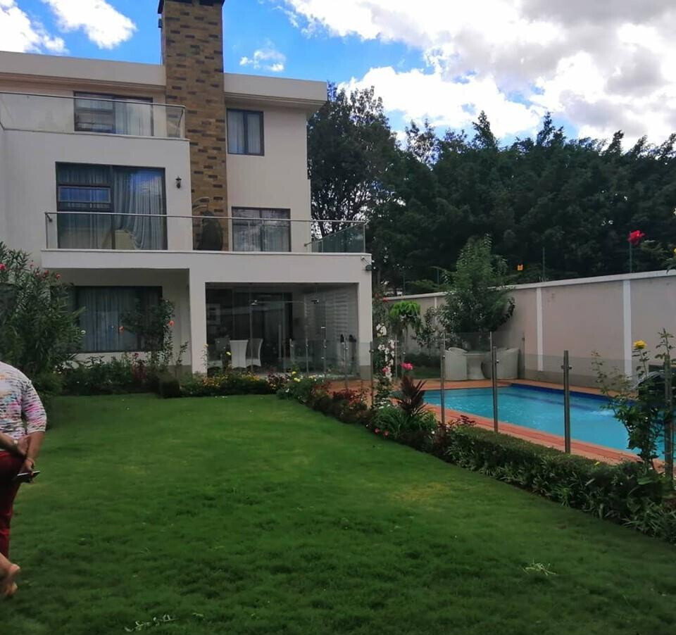 Lavishly Designed Corner Villa with Pool & Generator - Lavington