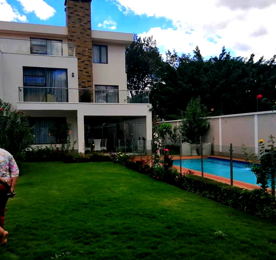 Lavishly Designed Corner Villa with Pool & Generator - Lavington