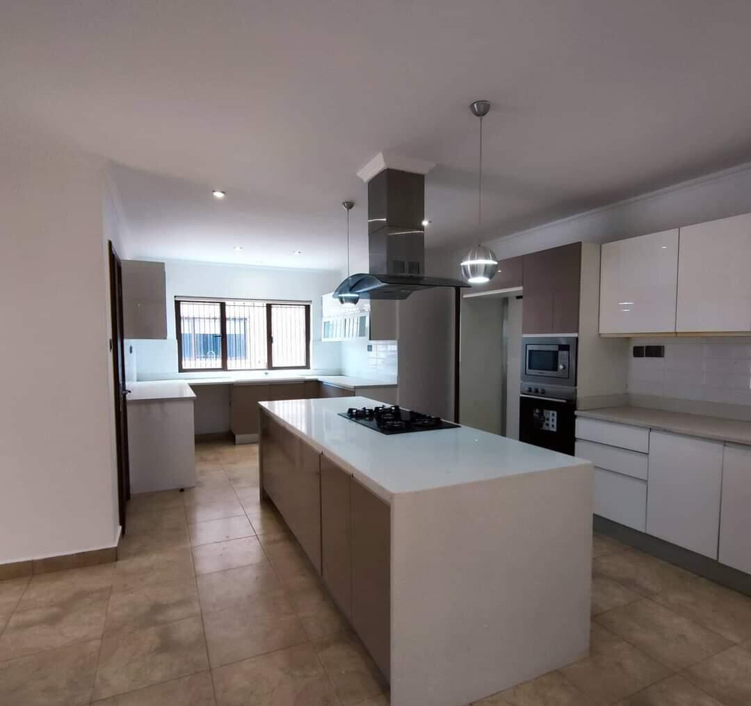 4-Ensuite Townhouse with Manicured Garden - Lavington