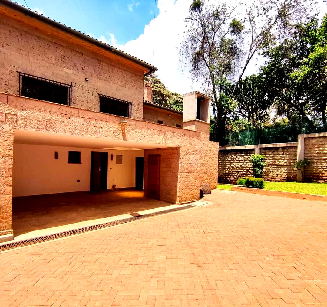 4-Ensuite Townhouse with Manicured Garden - Lavington