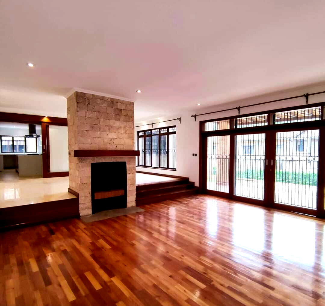 4-Ensuite Townhouse with Manicured Garden - Lavington