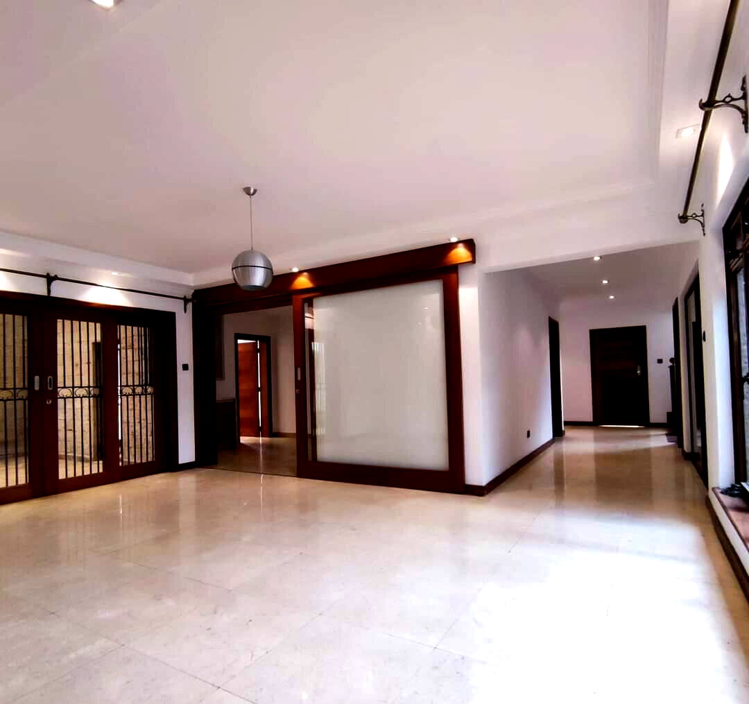 4-Ensuite Townhouse with Manicured Garden - Lavington