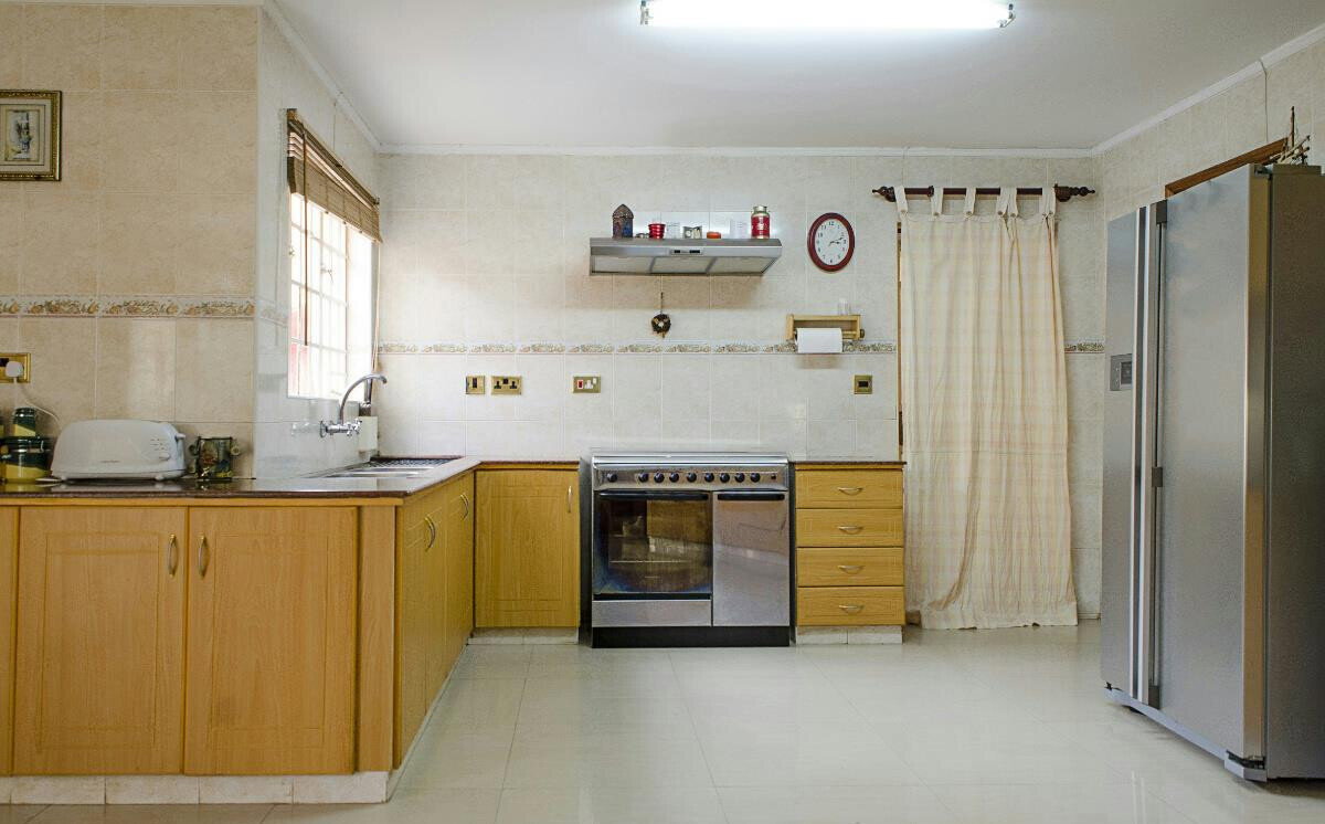 4BR All-Ensuite Townhouse with Jacuzzi & Borehole - Spring Valley