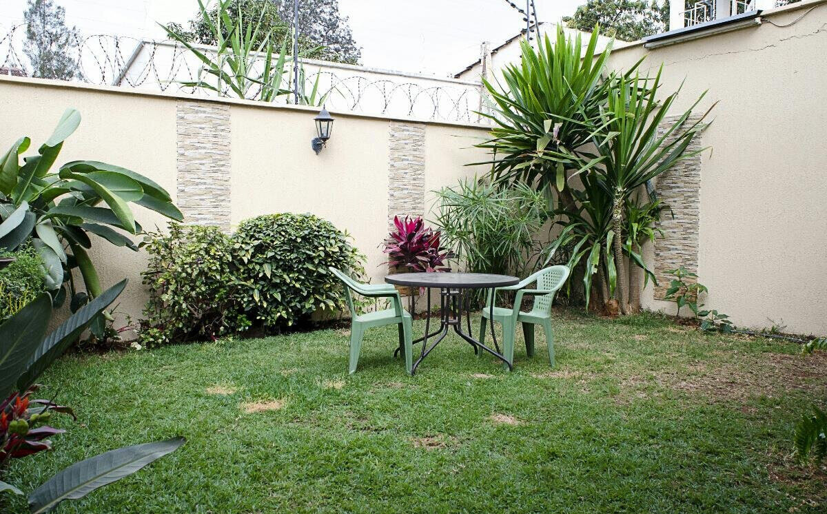 4BR All-Ensuite Townhouse with Jacuzzi & Borehole - Spring Valley