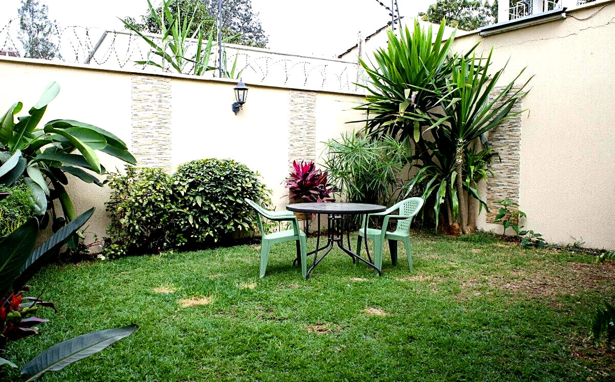 4BR All-Ensuite Townhouse with Jacuzzi & Borehole - Spring Valley