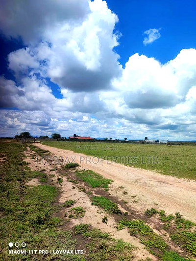 15 Acres Isinya Konza Road - Image 1