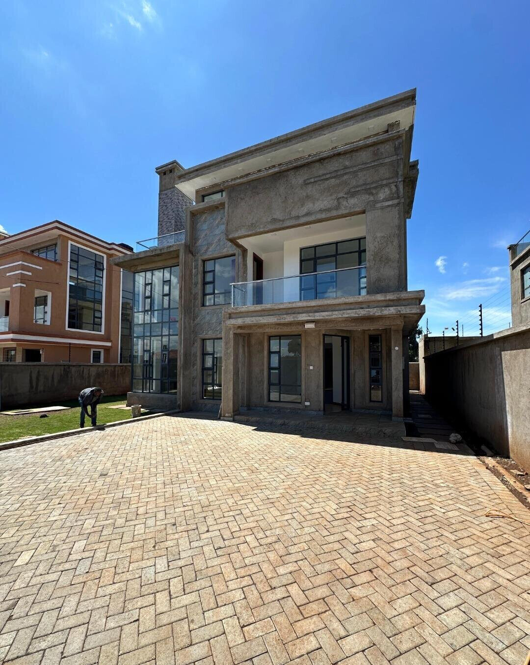 Brand New 4BR All-Ensuite Townhouse with Rooftop Terrace - Gikambura