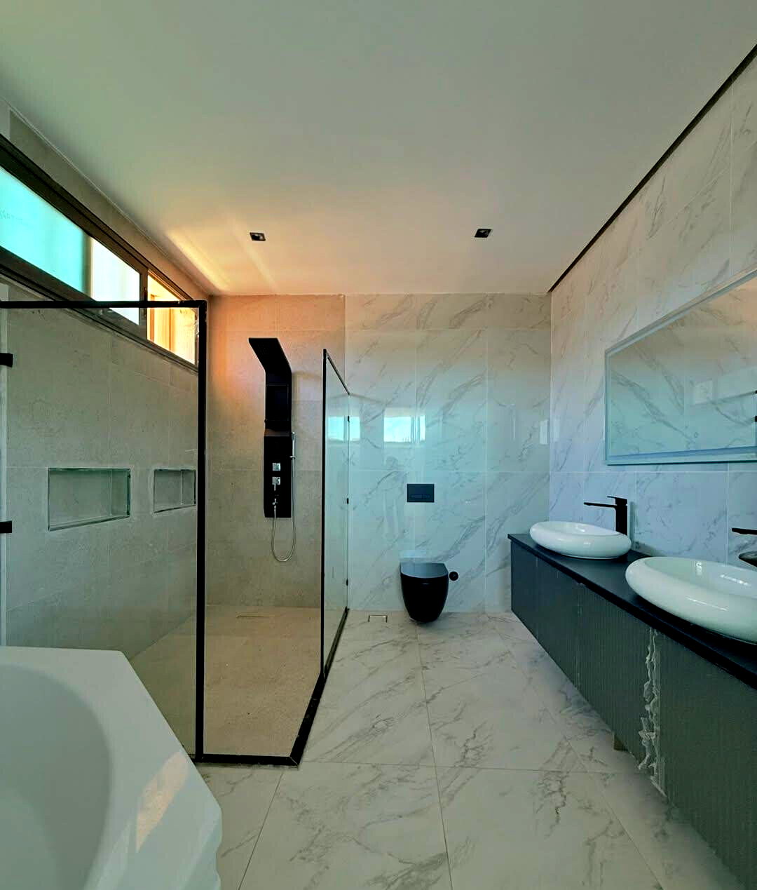 Smart Villa with Rooftop Terrace & DSQ - Lavington