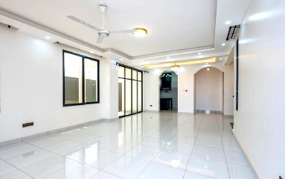 50x100 Townhouse with 5 Bathrooms
