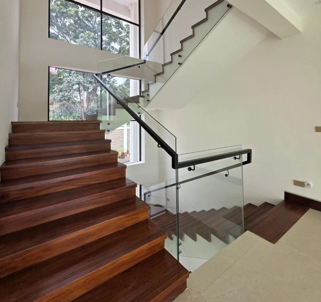 6-Bedroom All-Ensuite Townhouse with Rooftop Terrace - Kitisuru