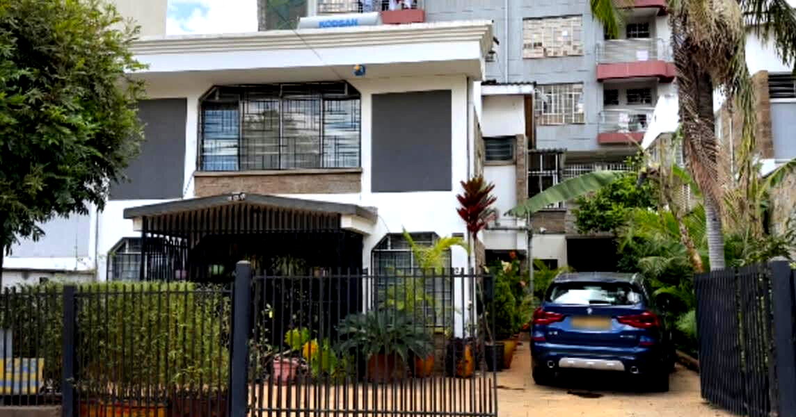 4BR Townhouse with Solar Water & 7,000L Tank - Parklands