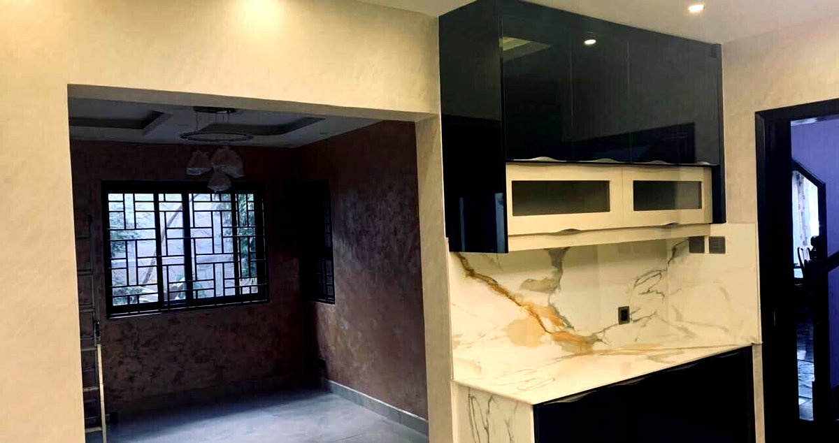 4BR Townhouse with Solar Water & 7,000L Tank - Parklands