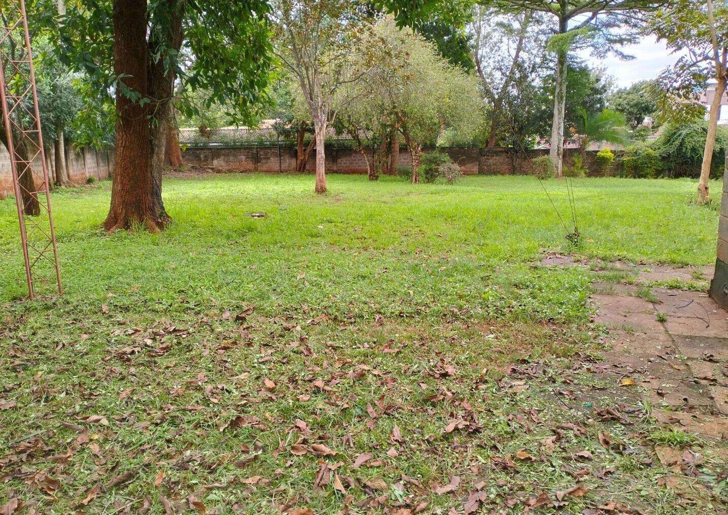 3/4 Acre Lavington Plot with Garden