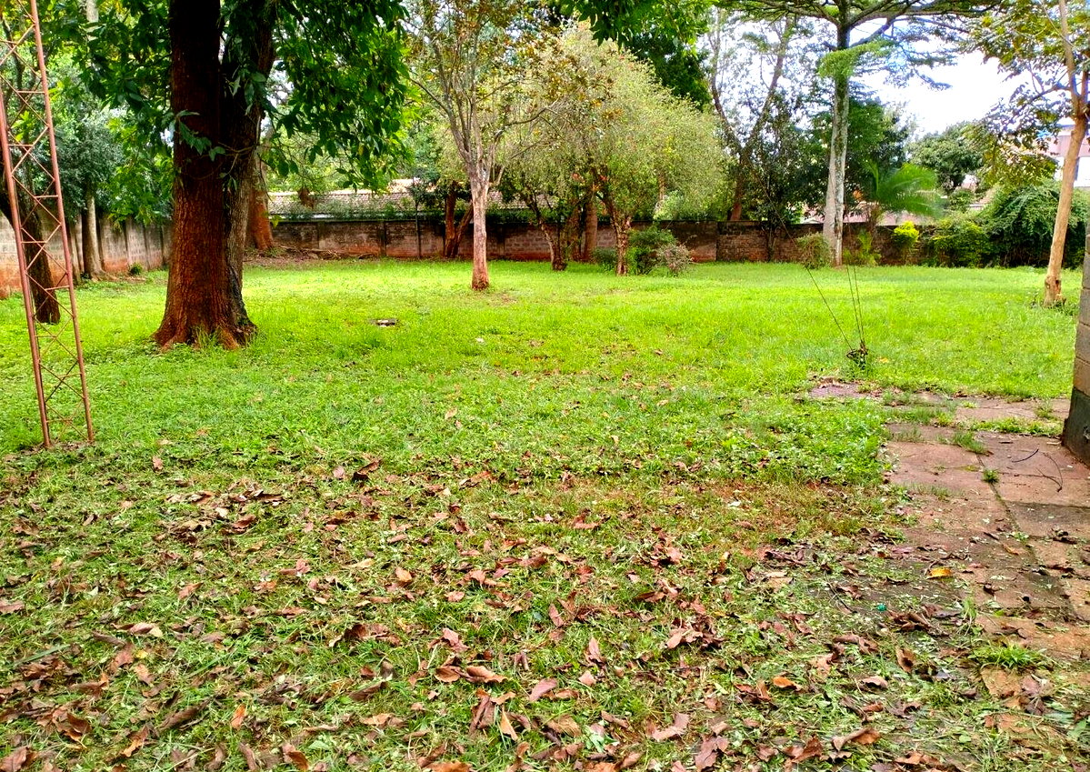 3/4 Acre Lavington Plot with Garden