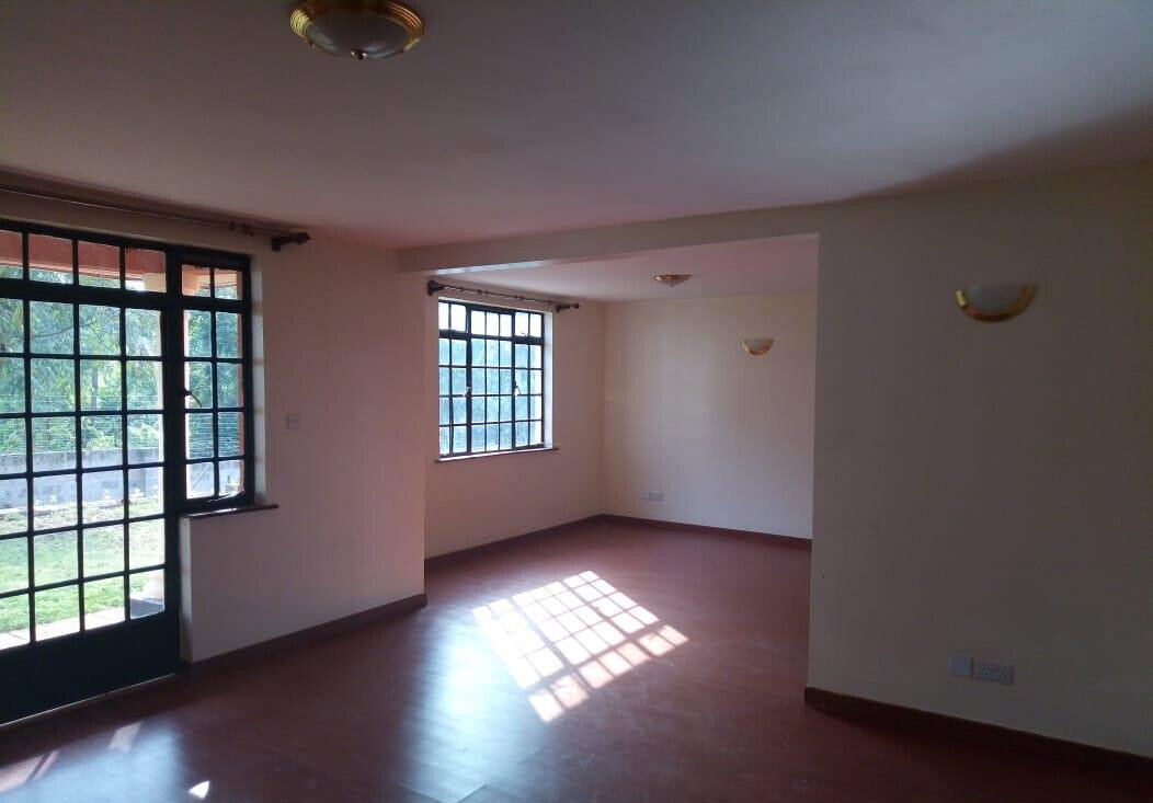4BR Villa with DSQ & Fireplace in Courtyard Estate - Ridgeways
