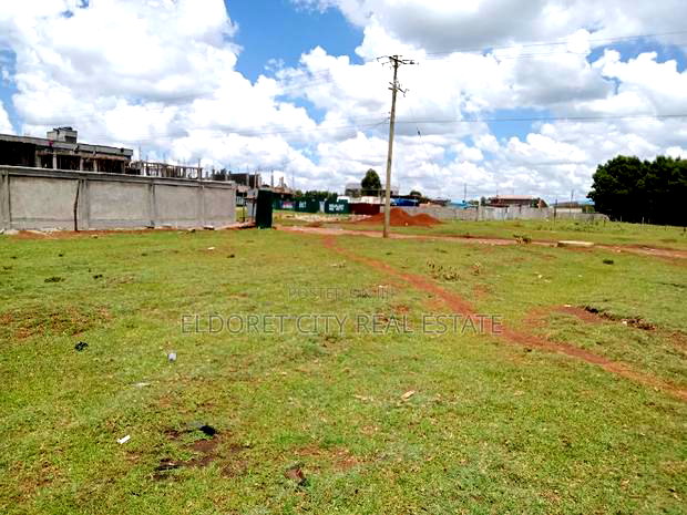 1/4 Plots Annex Less Than 200metres From Tarmac