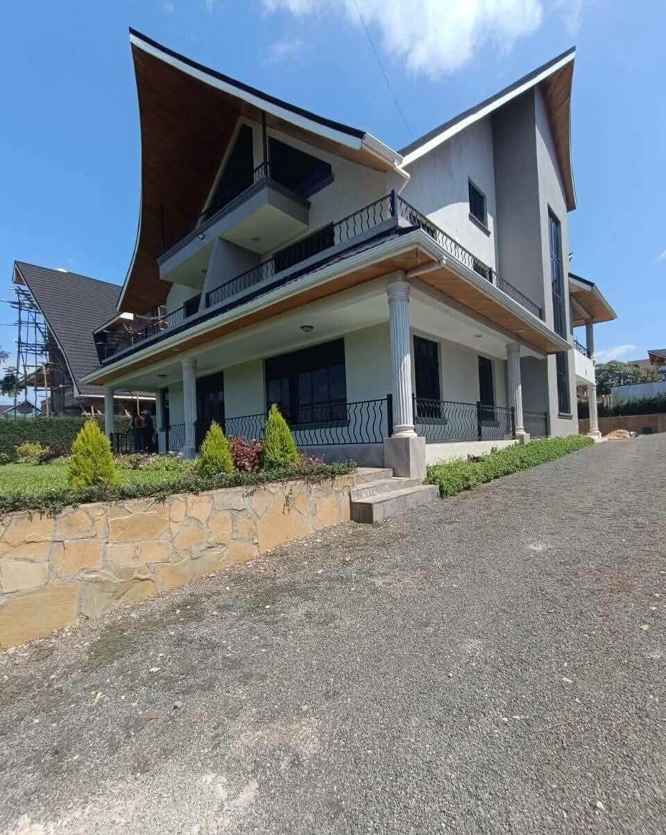 5BR All-Ensuite Mansion on Quarter Acre – Daykio Bustani, Ruiru
