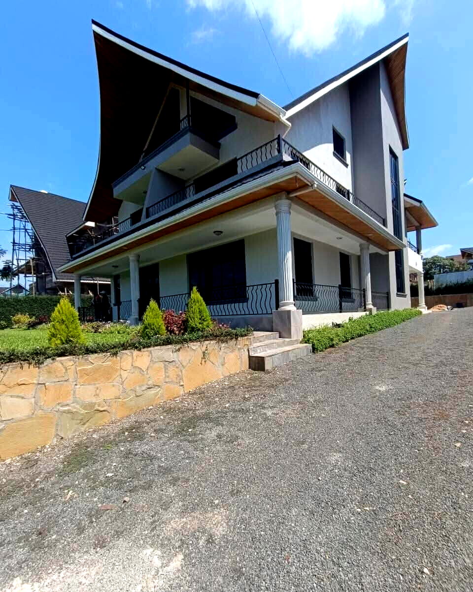 5BR All-Ensuite Mansion on Quarter Acre – Daykio Bustani, Ruiru
