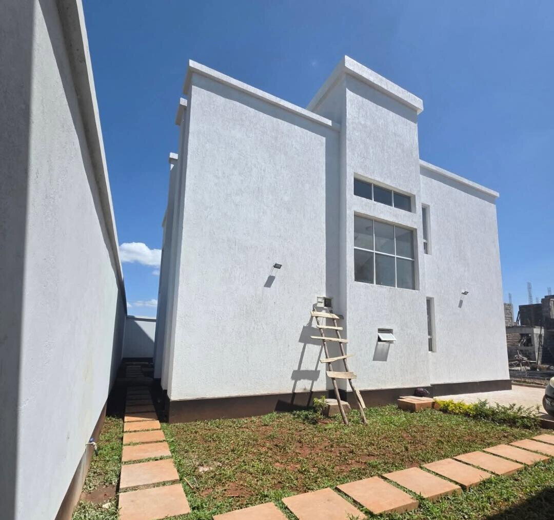 4BR Townhouse with Pool & Clubhouse in Gated 46-Unit Estate - Kiserian