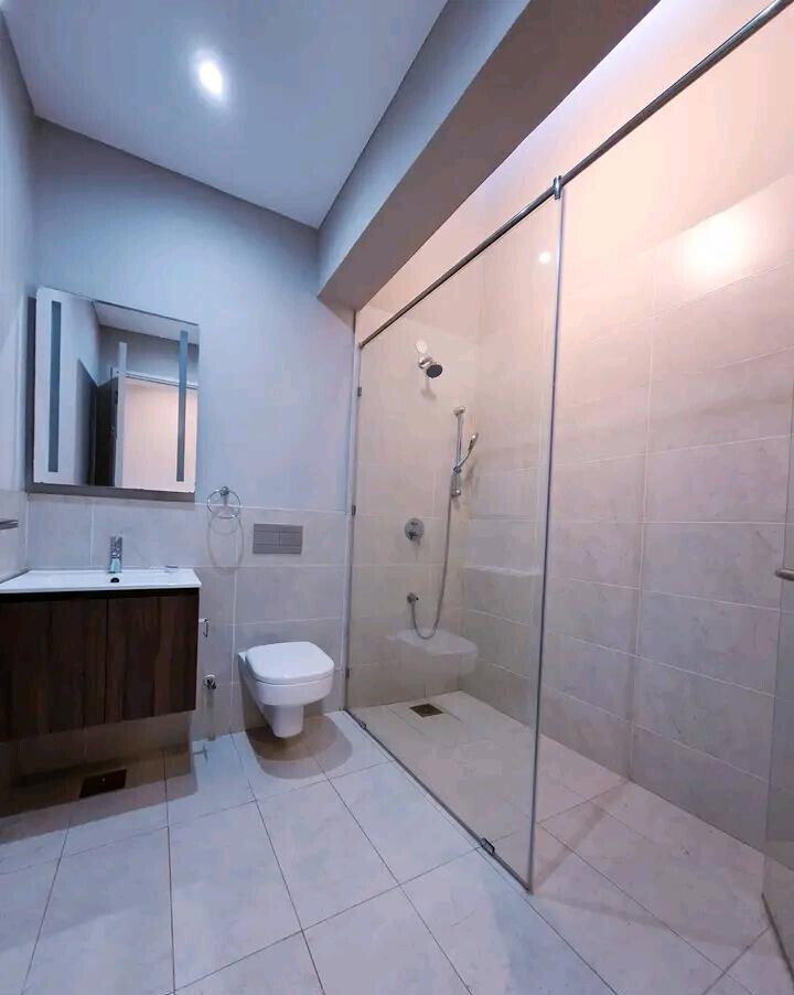 3BR Townhouse with Rooftop Pool & Private Gardens - Runda