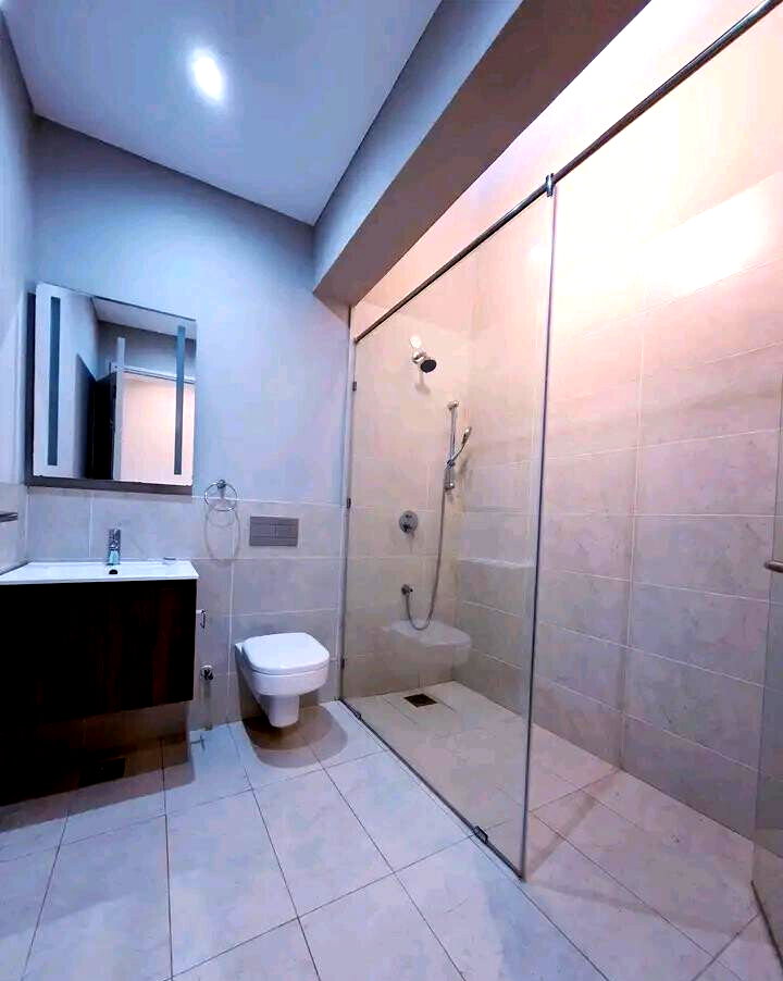 3BR Townhouse with Rooftop Pool & Private Gardens - Runda
