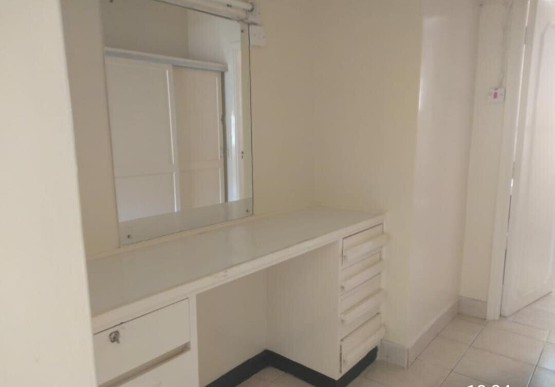 4BR Townhouse with Mature Garden & Servant Quarter - Westlands