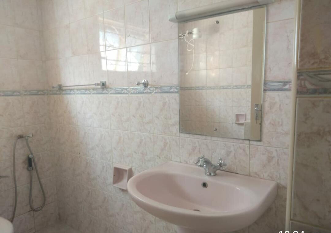 4BR Townhouse with Mature Garden & Servant Quarter - Westlands