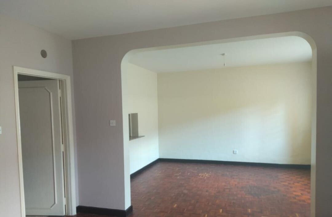 4BR Townhouse with Mature Garden & Servant Quarter - Westlands