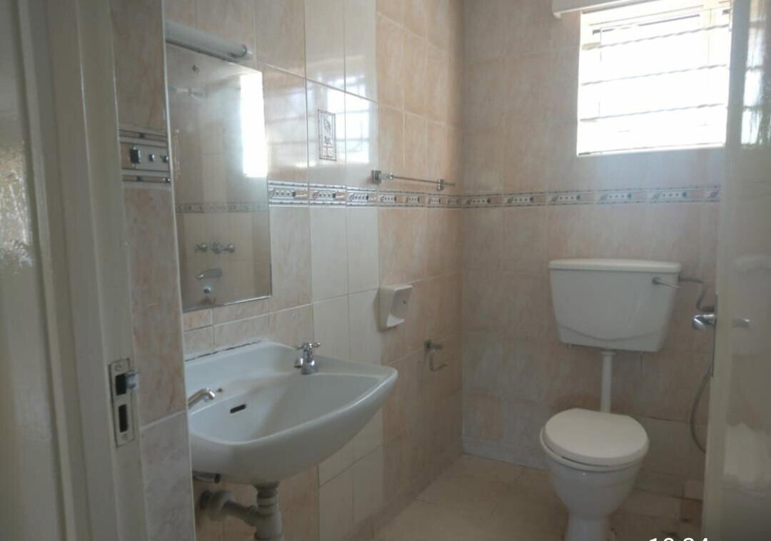4BR Townhouse with Mature Garden & Servant Quarter - Westlands