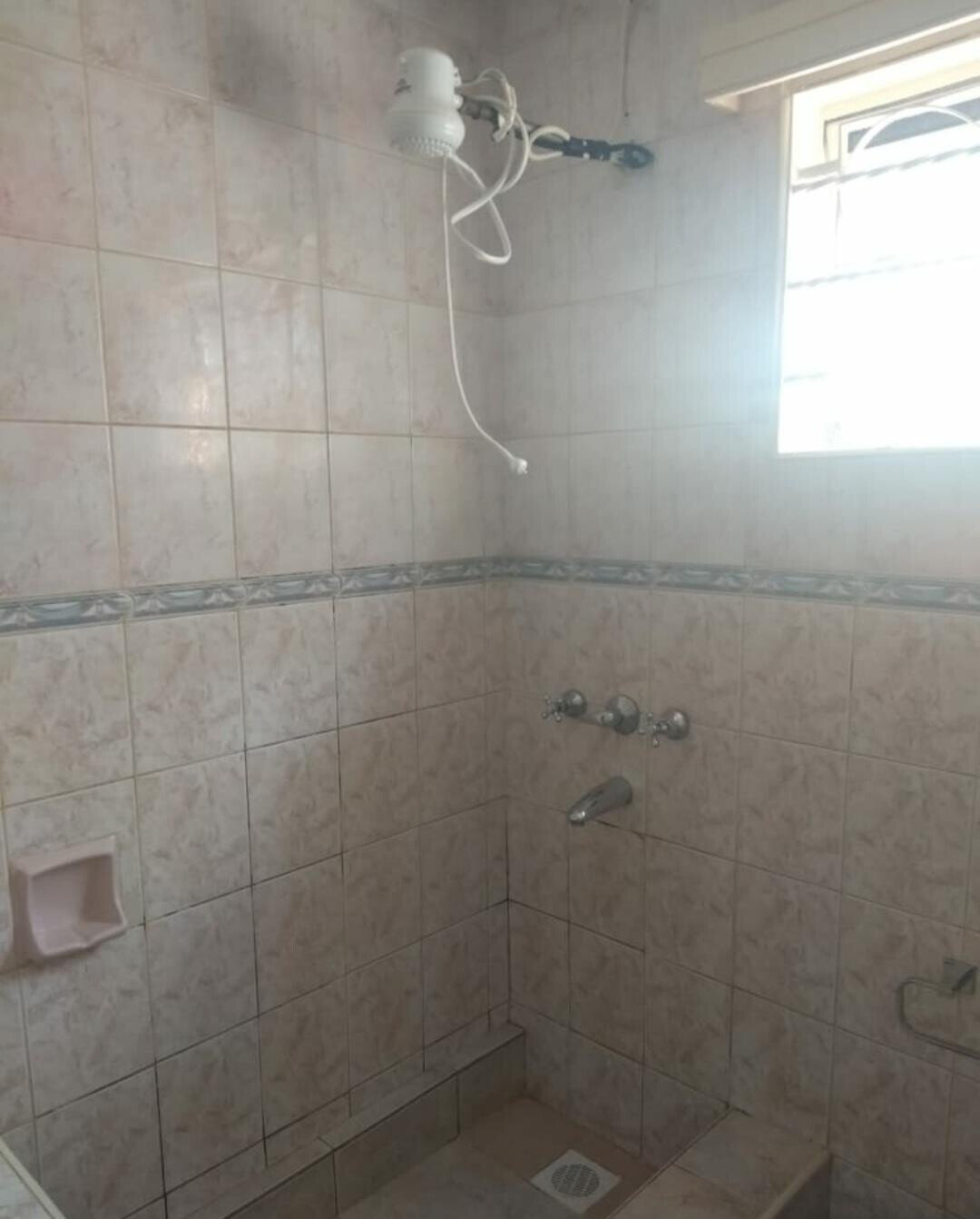 4BR Townhouse with Mature Garden & Servant Quarter - Westlands