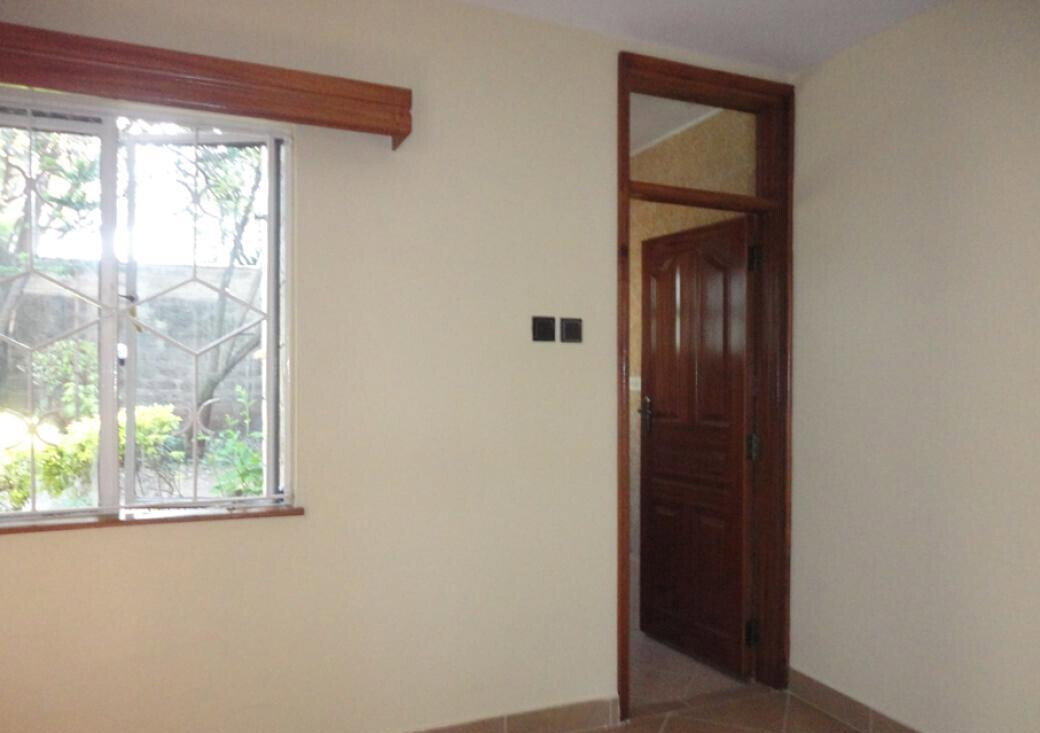 4-Ensuite Townhouse with Big Garden & Solar Water - Lavington