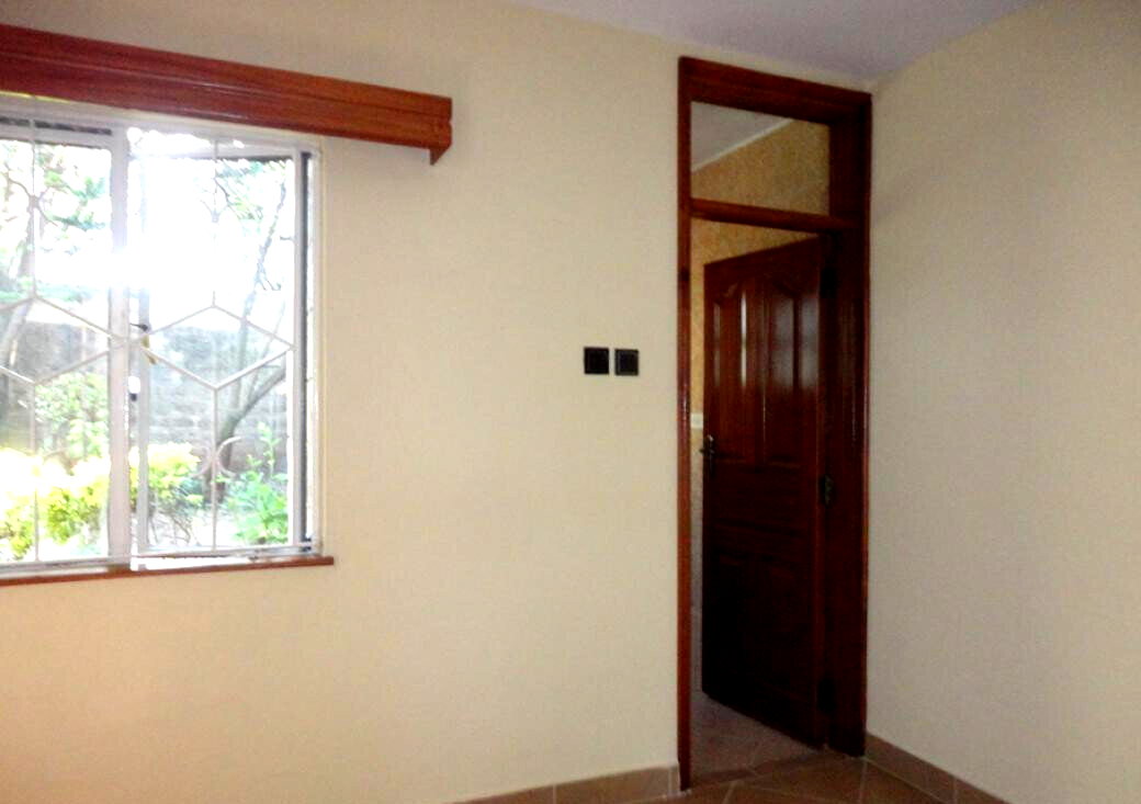 4-Ensuite Townhouse with Big Garden & Solar Water - Lavington