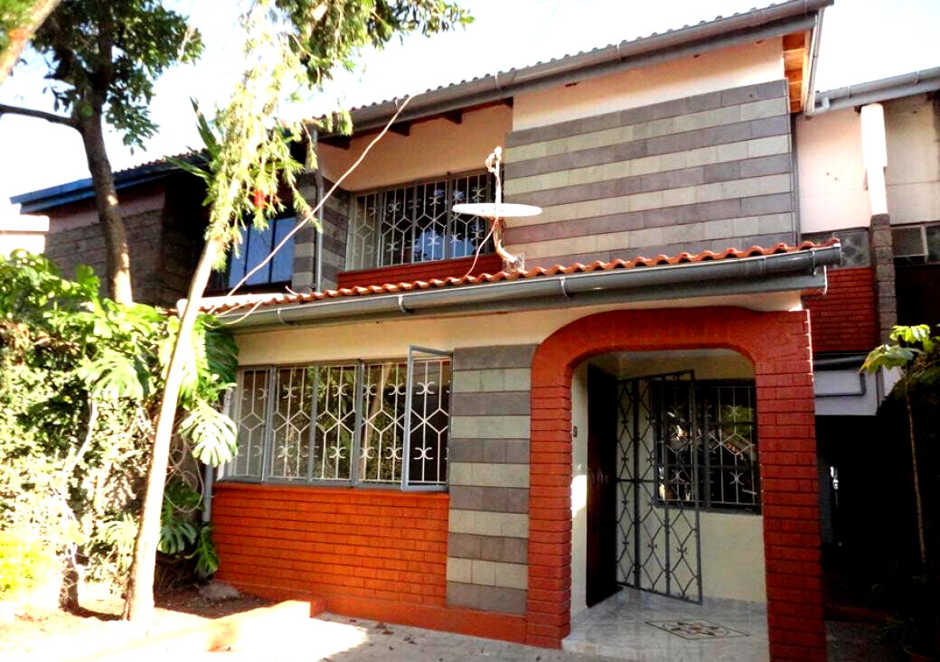 4-Ensuite Townhouse with Big Garden & Solar Water - Lavington