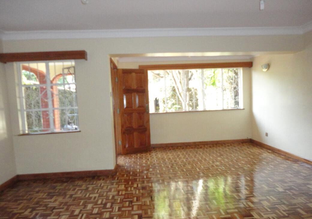 4-Ensuite Townhouse with Big Garden & Solar Water - Lavington