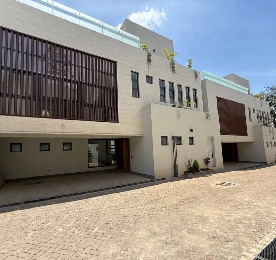 Brand-New 5-Bed Villa with DSQ & Mature Garden - Lavington
