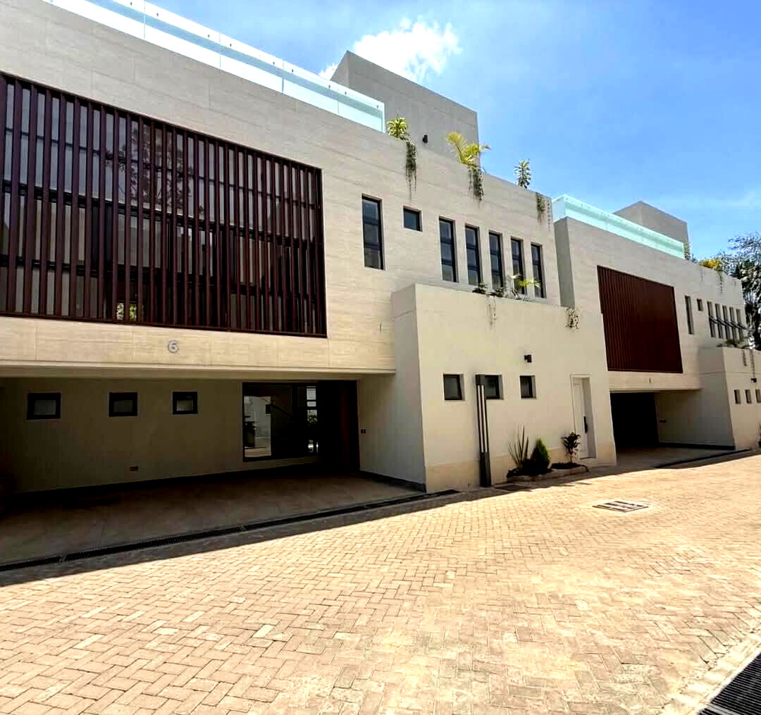 Brand-New 5-Bed Villa with DSQ & Mature Garden - Lavington