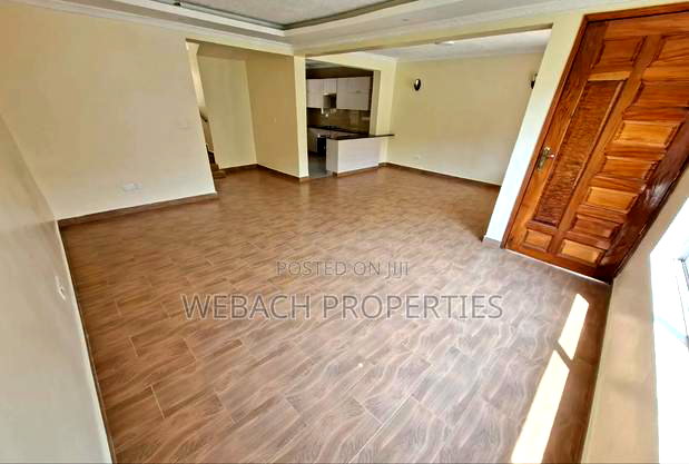 4bdrm Townhouse / Terrace in Gateway Mall Area for rent