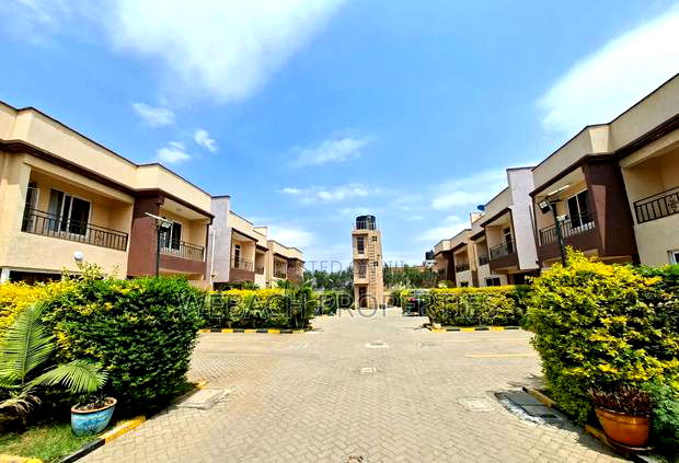 4bdrm Townhouse / Terrace in Gateway Mall Area for rent