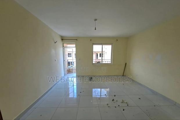 4bdrm Townhouse / Terrace in Gateway Mall Area for rent