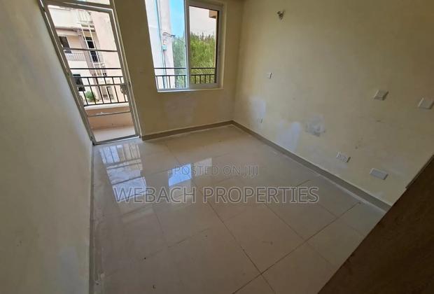4bdrm Townhouse / Terrace in Gateway Mall Area for rent