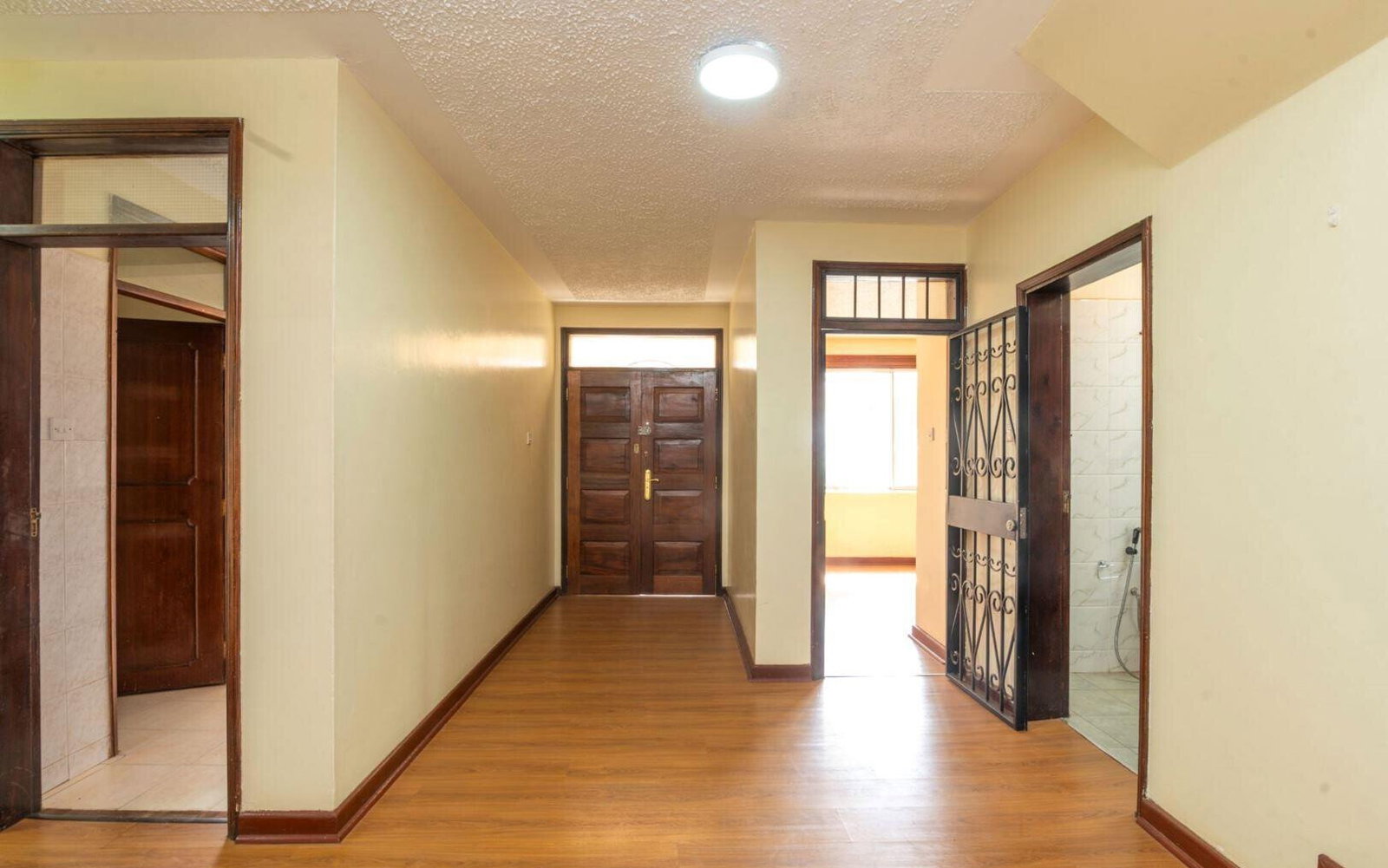 5BR Townhouse with DSQ & Private Garden - Westlands