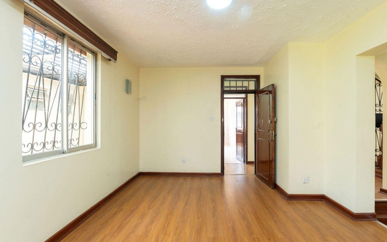 5BR Townhouse with DSQ & Private Garden - Westlands