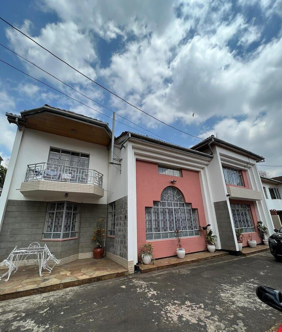 4BR All-Ensuite Townhouse with DSQ & Manicured Garden - Kileleshwa
