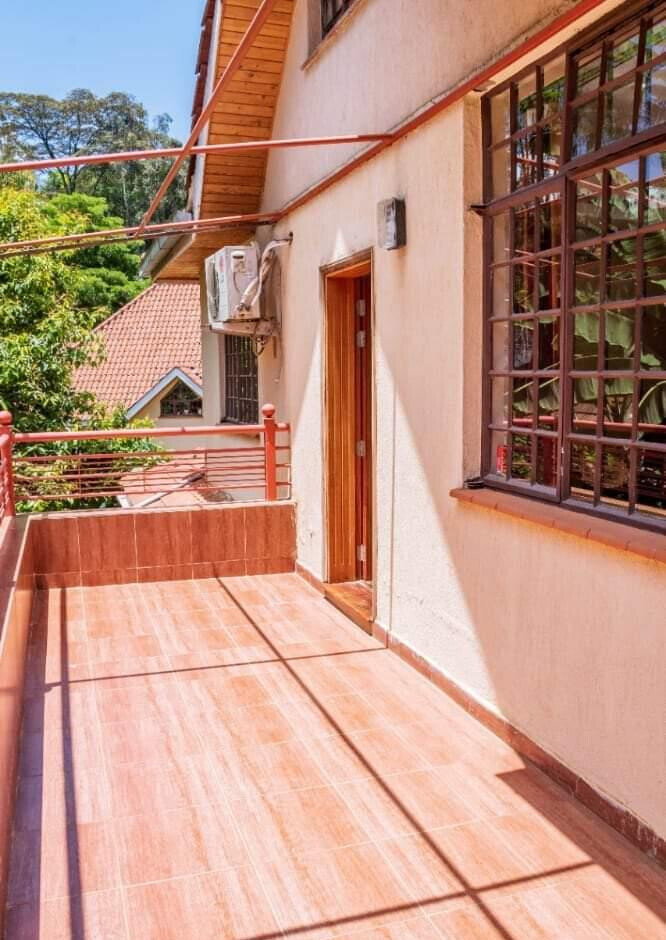 6-Ensuite Villa in Quiet Gated Community - Lavington